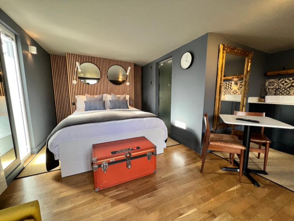 טוויסטוק Rockmount Rooms & Apartment מראה חיצוני תמונה